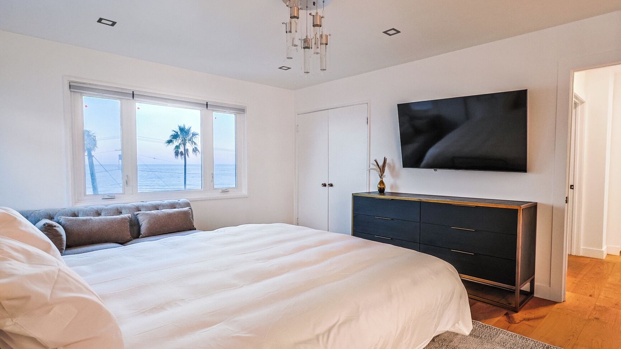 Photo of Bedroom in Pacific Palisades