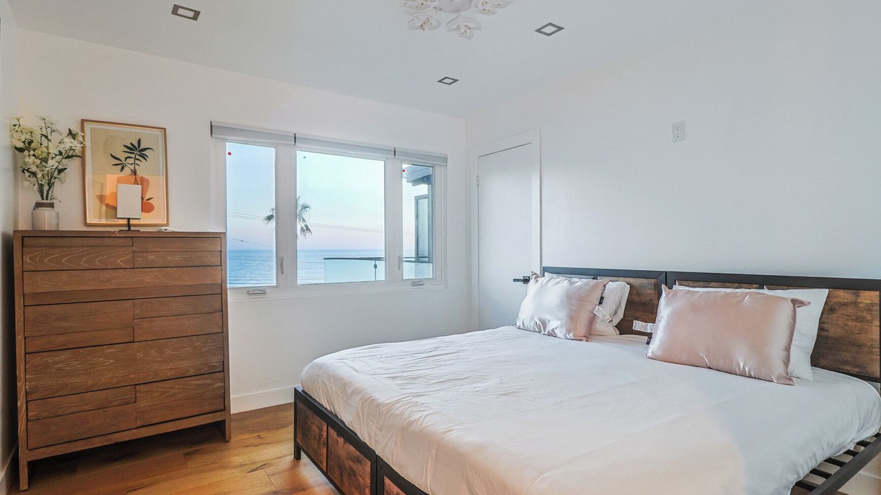 Photo of Bedroom in Pacific Palisades