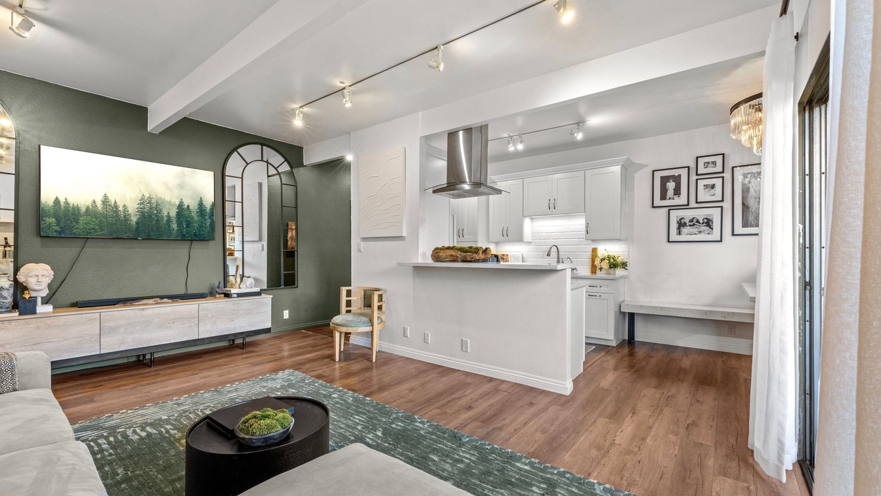 Photo of Livingroom in Valley Village