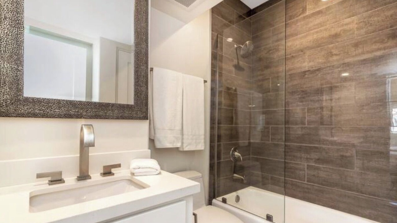 Photo of Bathroom in Corona del Mar