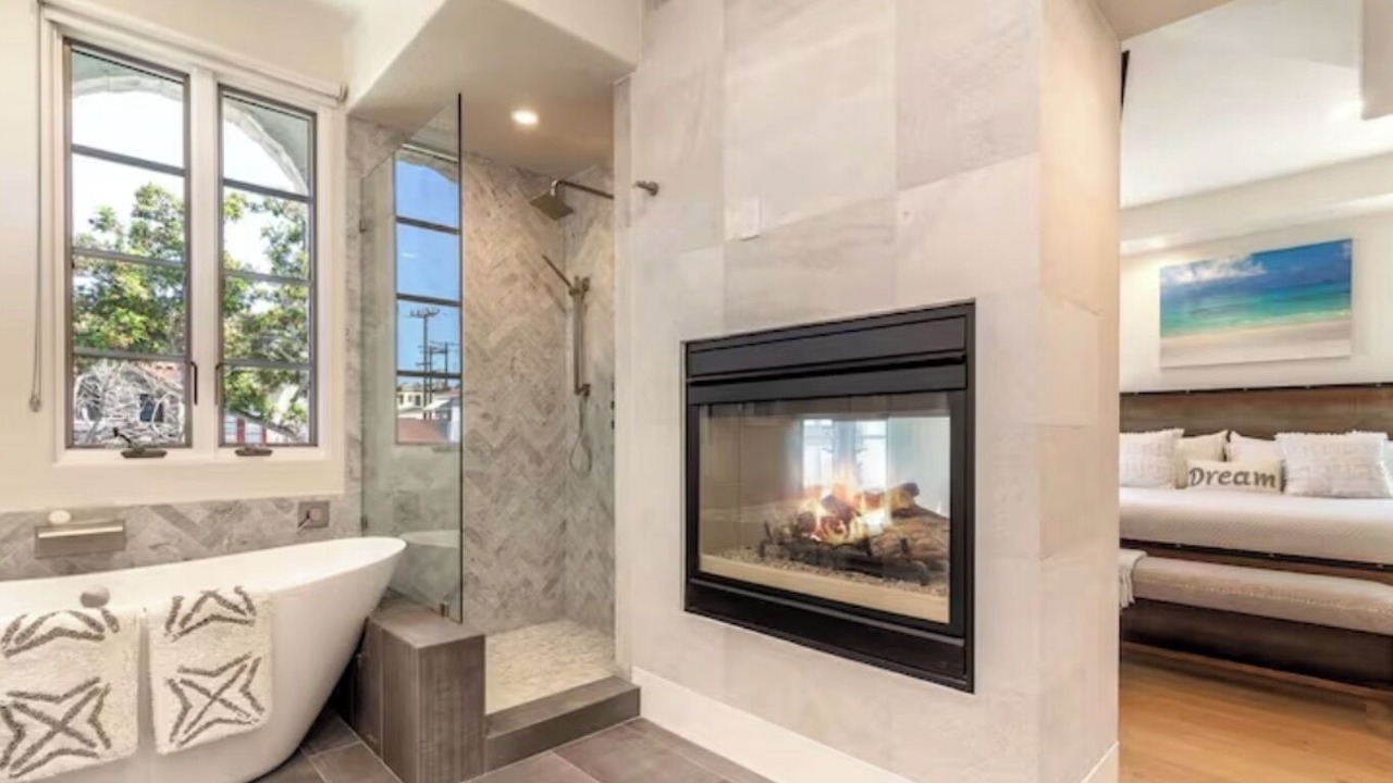 Photo of Bathroom in Corona del Mar