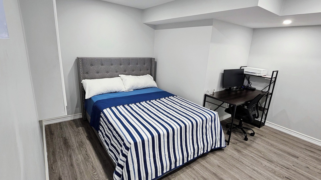 Photo of Bedroom in Halton Regional Municipality