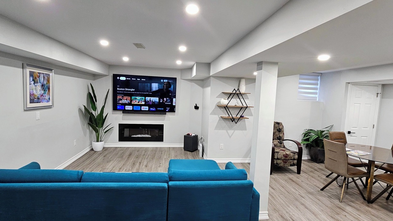 Photo of Livingroom in Halton Regional Municipality