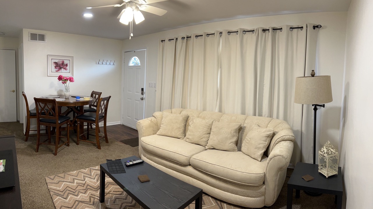 Photo of Livingroom in Erie
