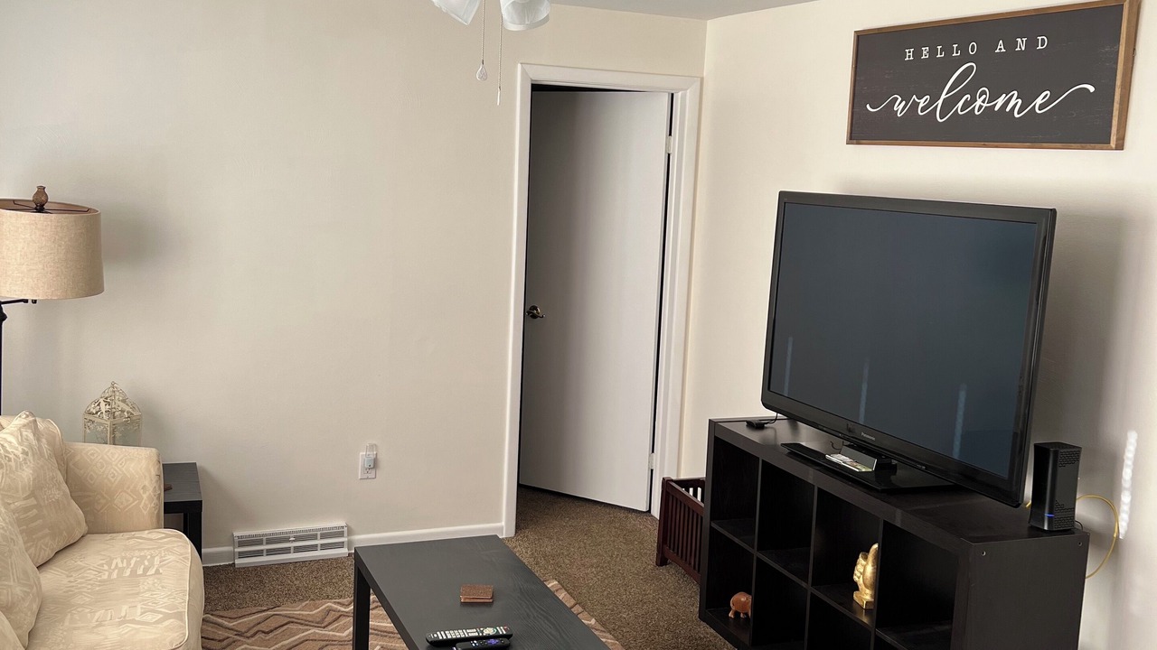 Photo of Livingroom in Erie