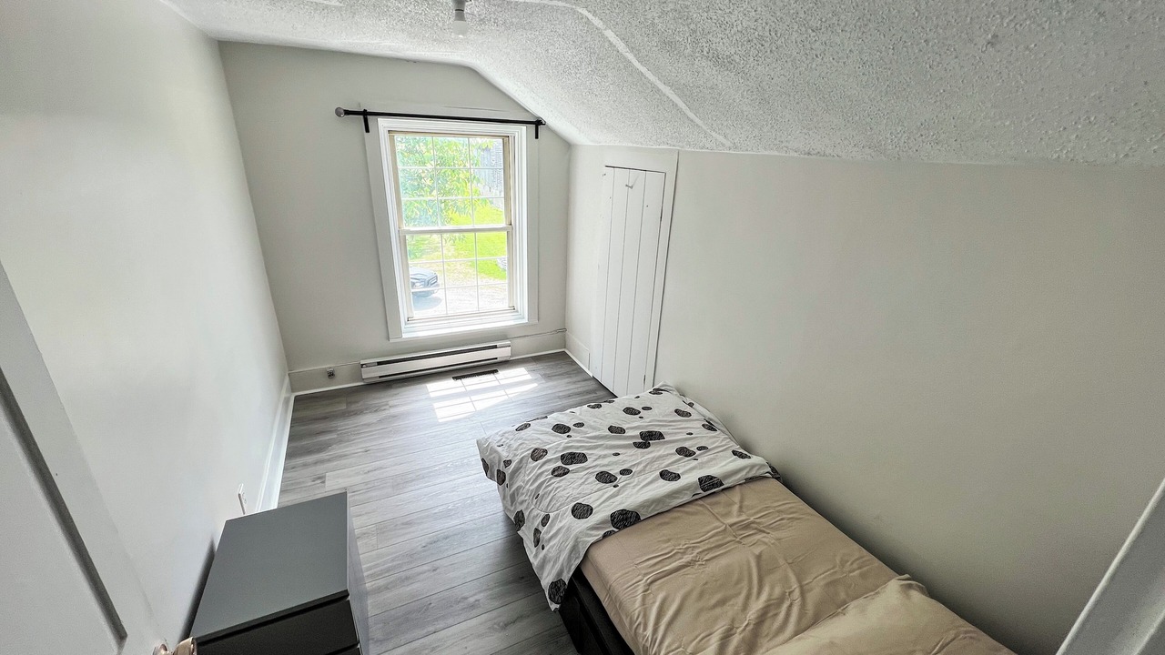 Photo of Bedroom in Halton Regional Municipality