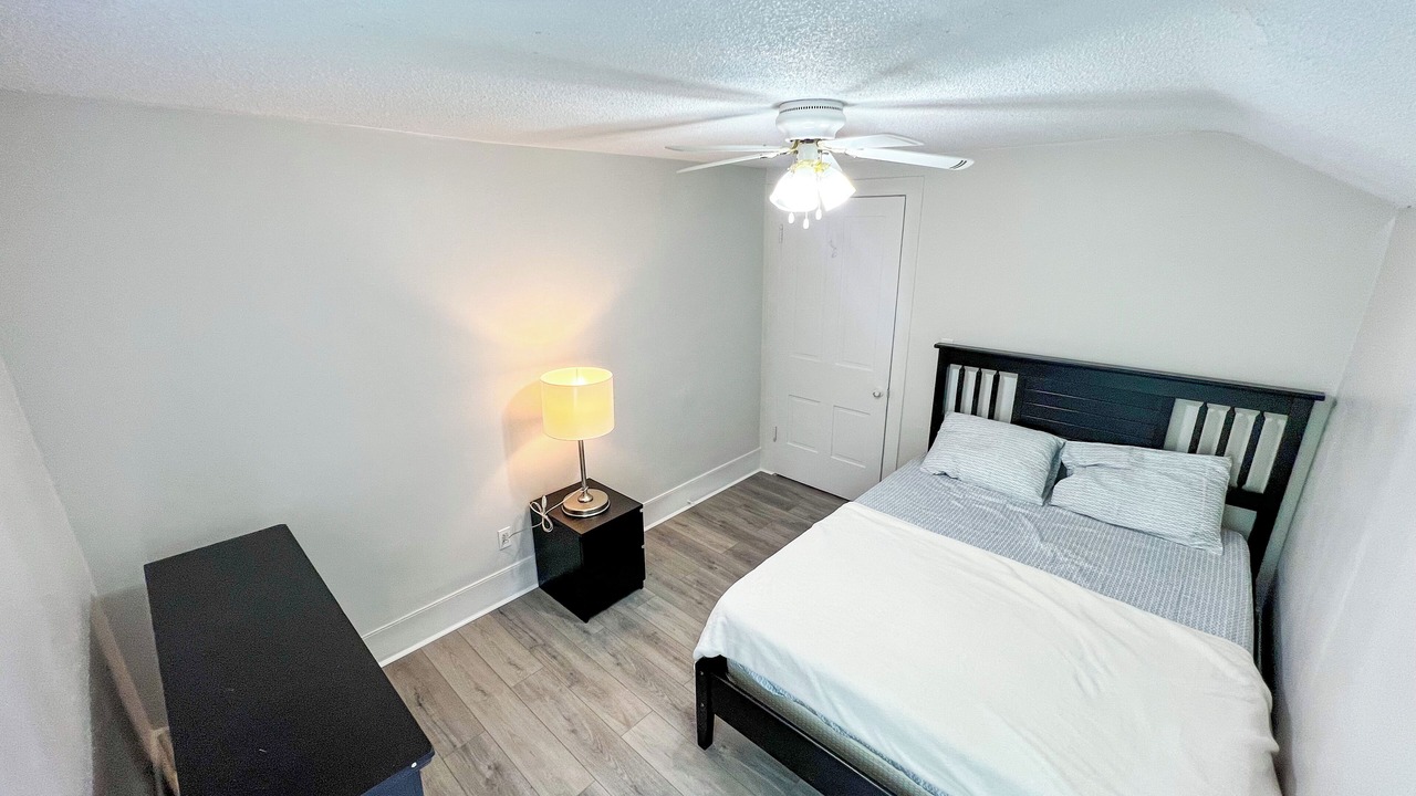 Photo of Bedroom in Halton Regional Municipality