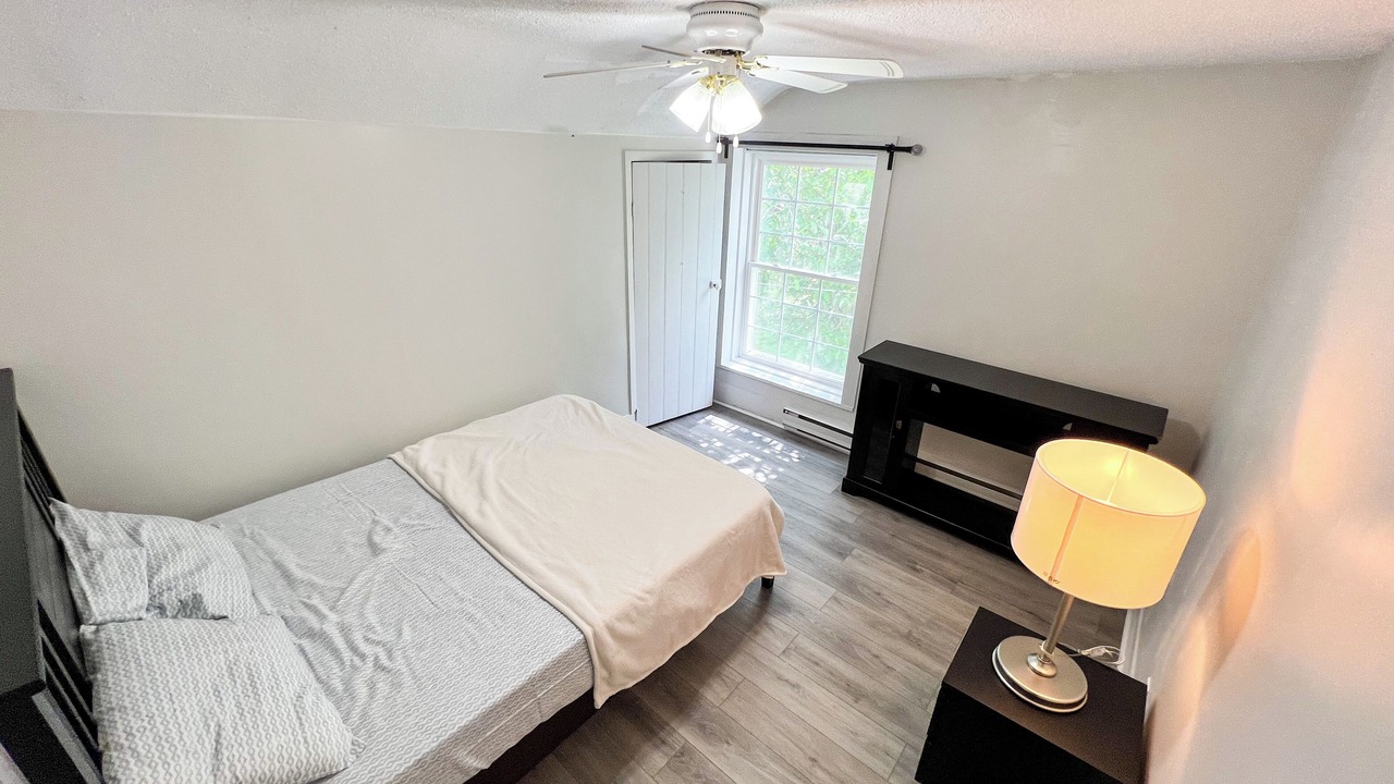 Photo of Bedroom in Halton Regional Municipality