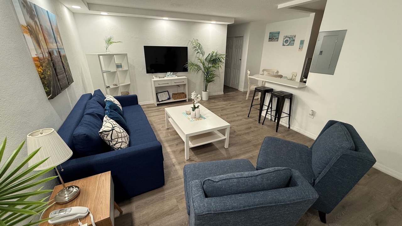 Photo of Livingroom in North Bay Village