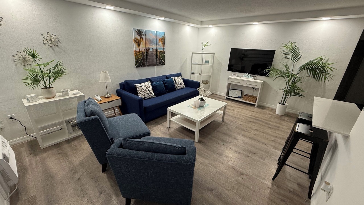 Photo of Livingroom in North Bay Village