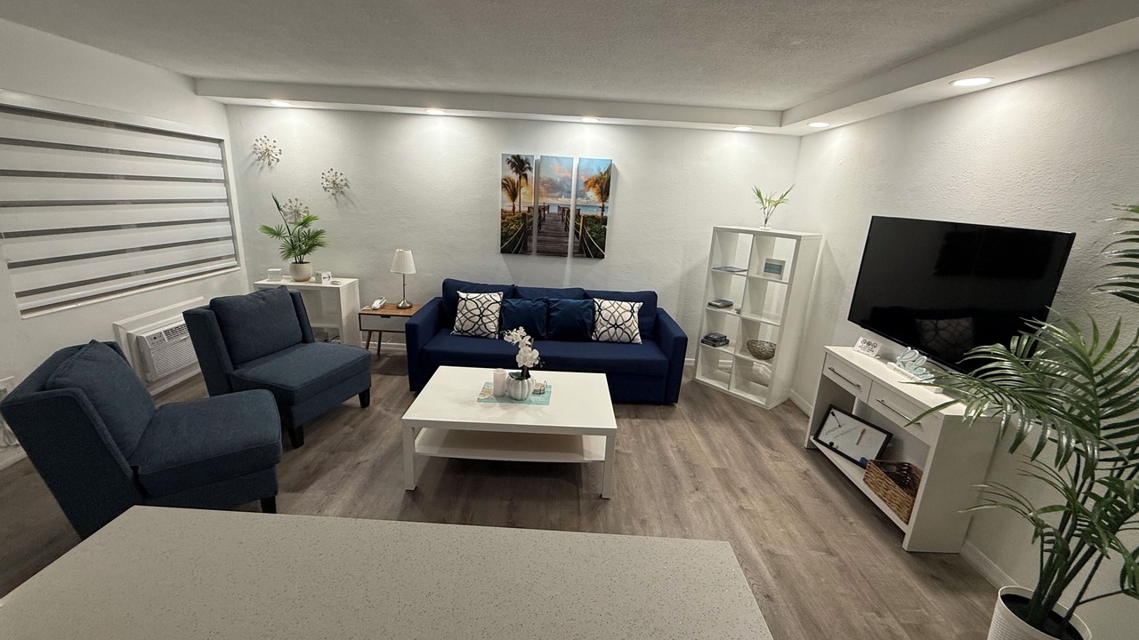 Photo of Livingroom in North Bay Village