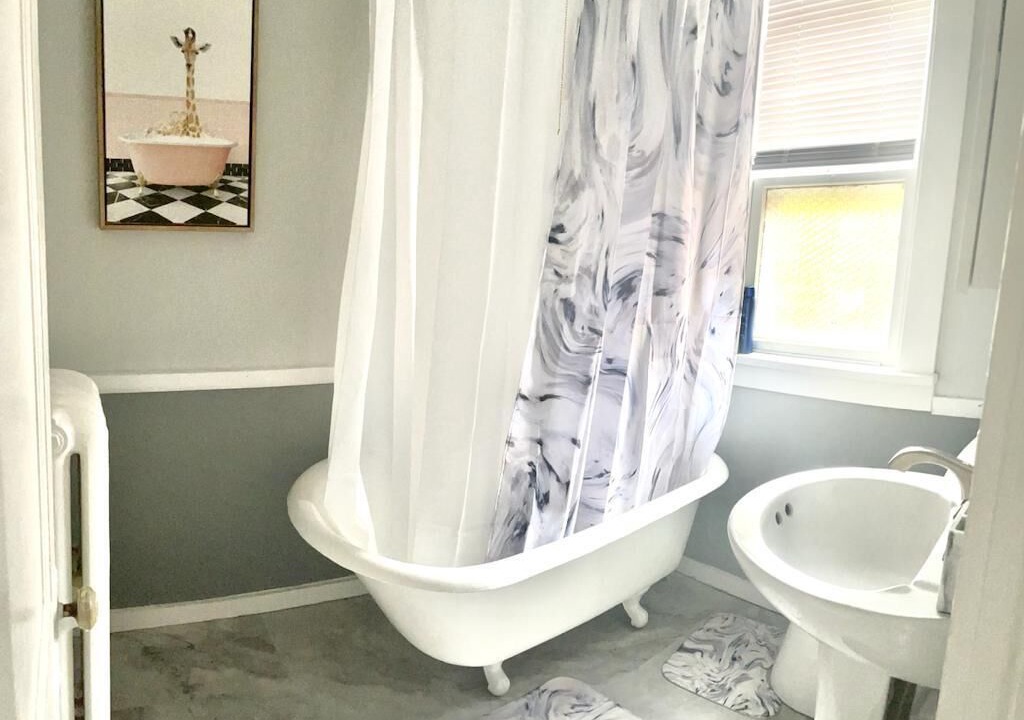 Photo of Bathroom in Euclid