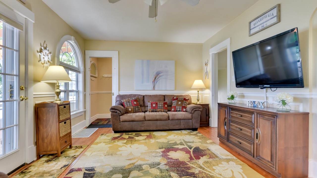 Photo of Livingroom in Lake View
