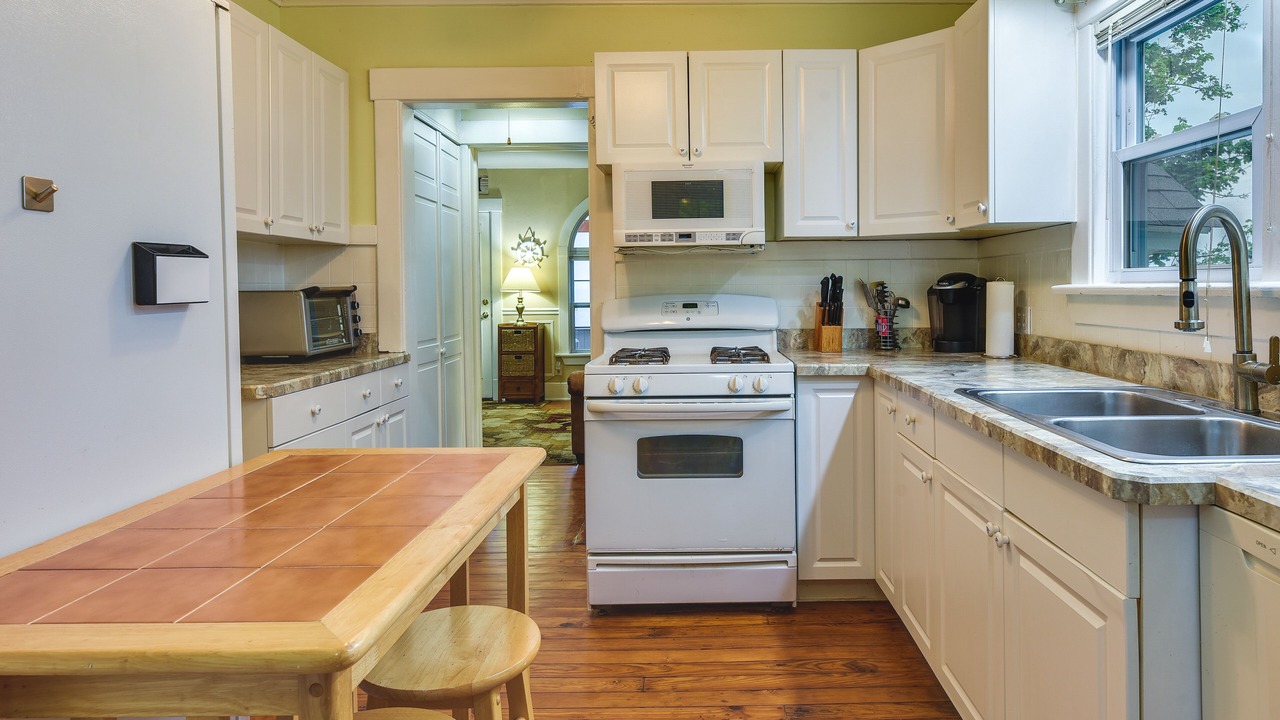 Photo of Kitchen in Lake View