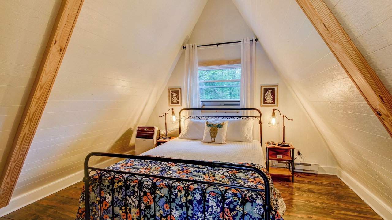 Photo of Bedroom in Charter Hills
