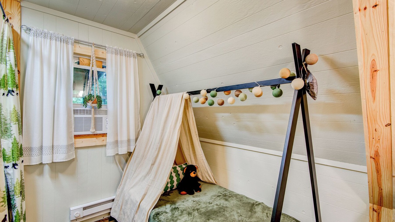 Photo of Bedroom in Charter Hills