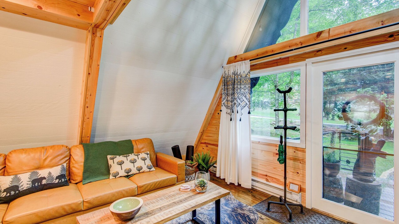 Photo of Livingroom in Charter Hills