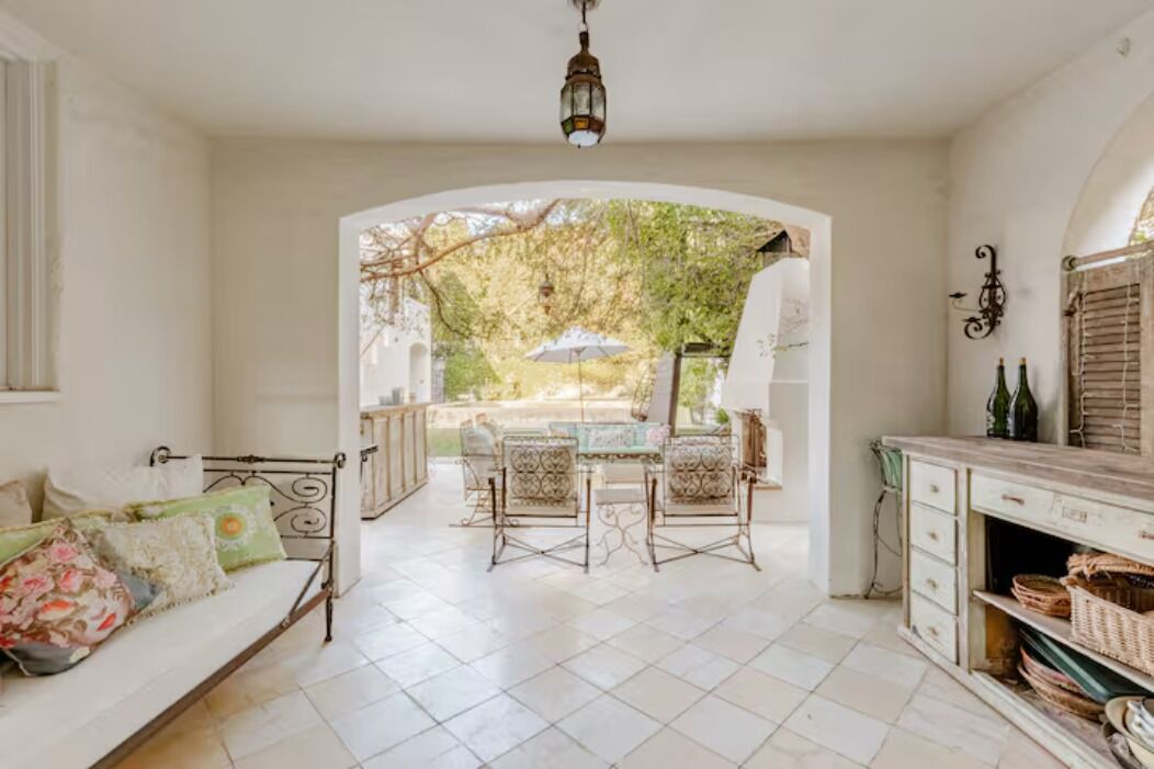Photo of Livingroom in Hollywood