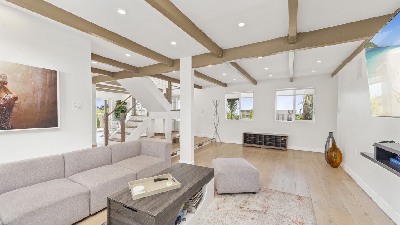 Photo of Livingroom in Silver Lake
