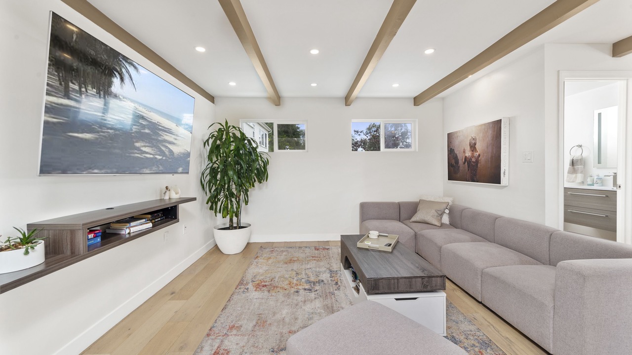 Photo of Livingroom in Silver Lake