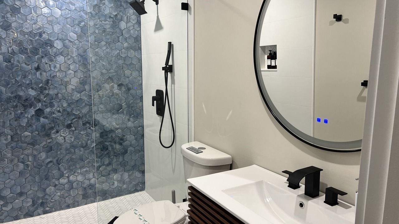 Photo of Bathroom in Poinsettia Heights