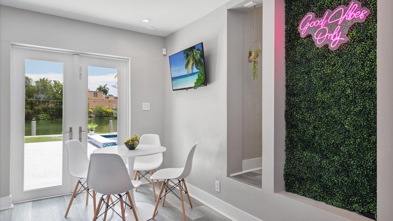 Photo of Others in Poinsettia Heights