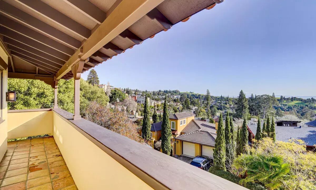 Photo of Outdoor in Upper Rockridge