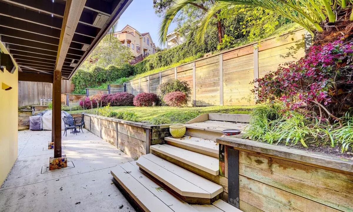 Photo of Patio Balcony in Upper Rockridge