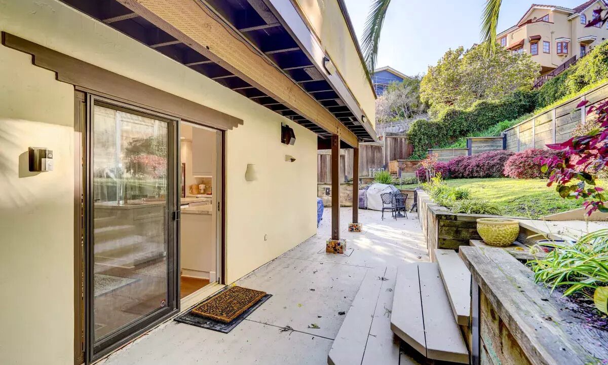 Photo of Patio Balcony in Upper Rockridge