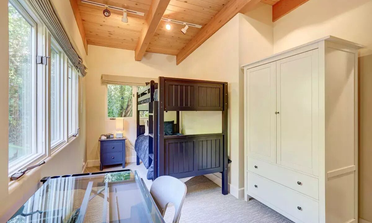 Photo of Bedroom in Upper Rockridge