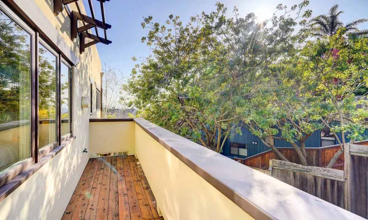 Photo of Outdoor in Upper Rockridge