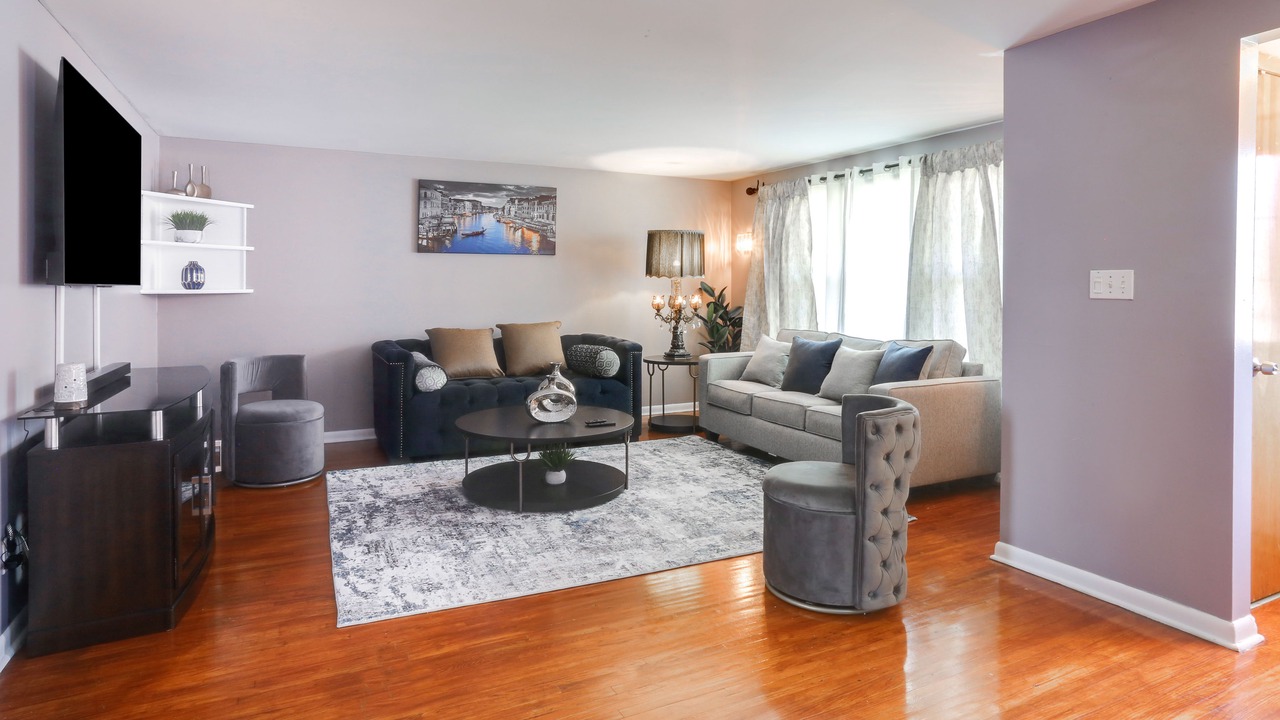 Photo of Livingroom in Cheektowaga