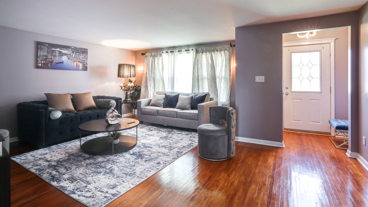 Photo of Livingroom in Cheektowaga