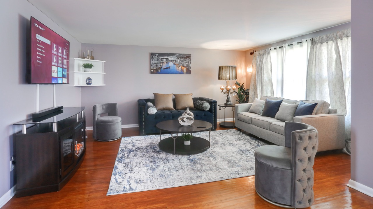 Photo of Livingroom in Cheektowaga