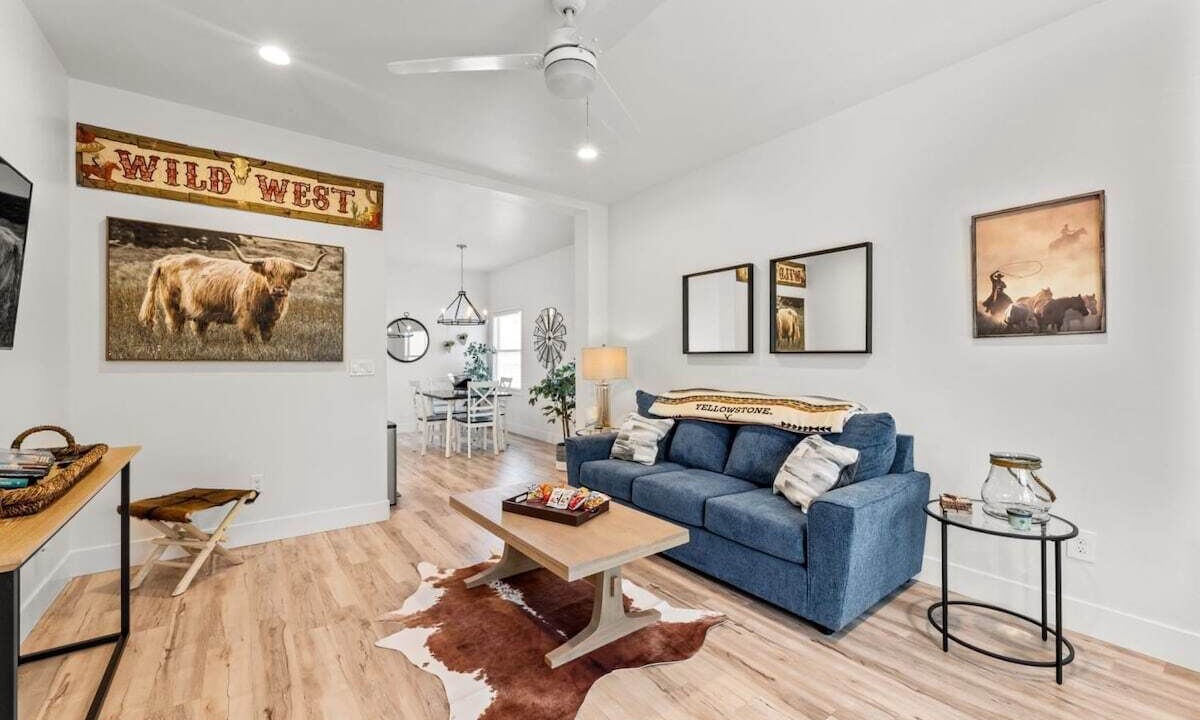 Photo of Livingroom in Downtown Sacramento