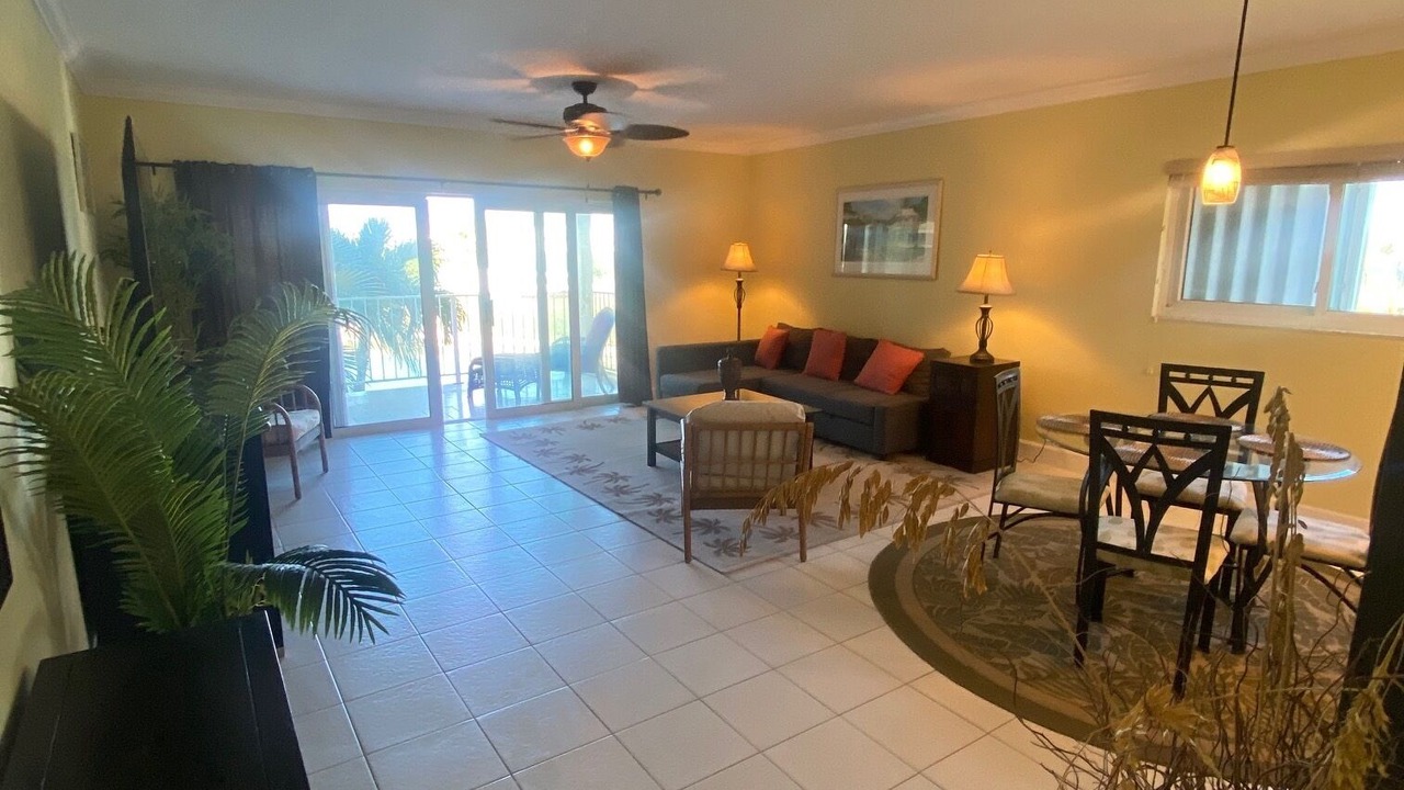 Photo of Livingroom in Lucaya