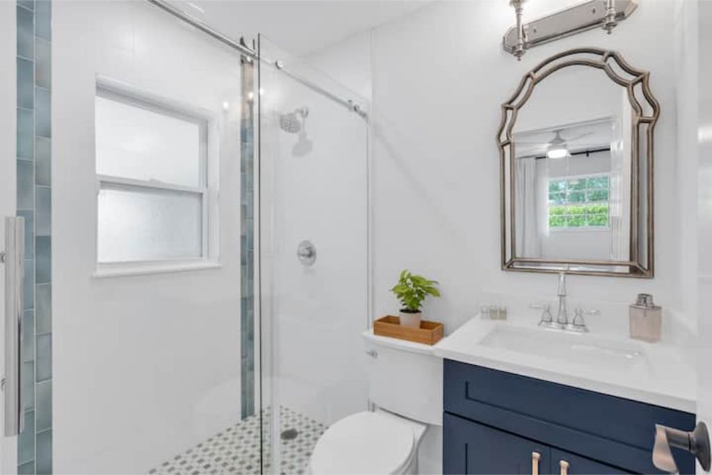 Photo of Bathroom in Willoughby Acres