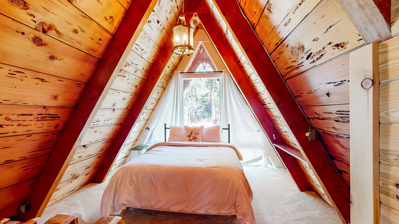 Photo of Bedroom in Tahoe Pines