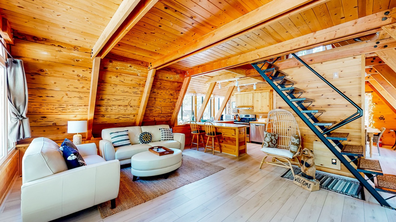Photo of Livingroom in Tahoe Pines