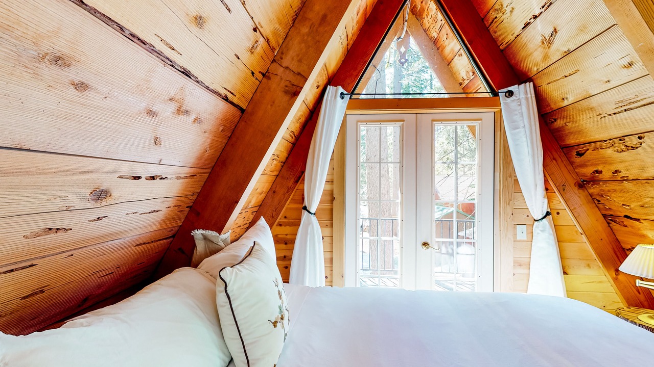 Photo of Bedroom in Tahoe Pines