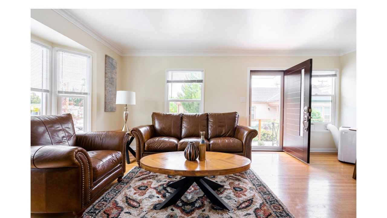 Photo of Livingroom in Ladera Heights