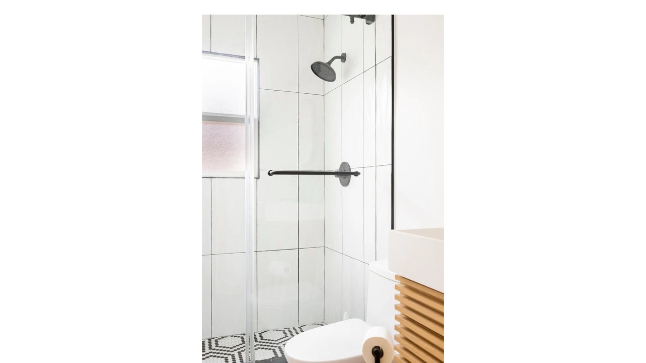 Photo of Bathroom in Ladera Heights