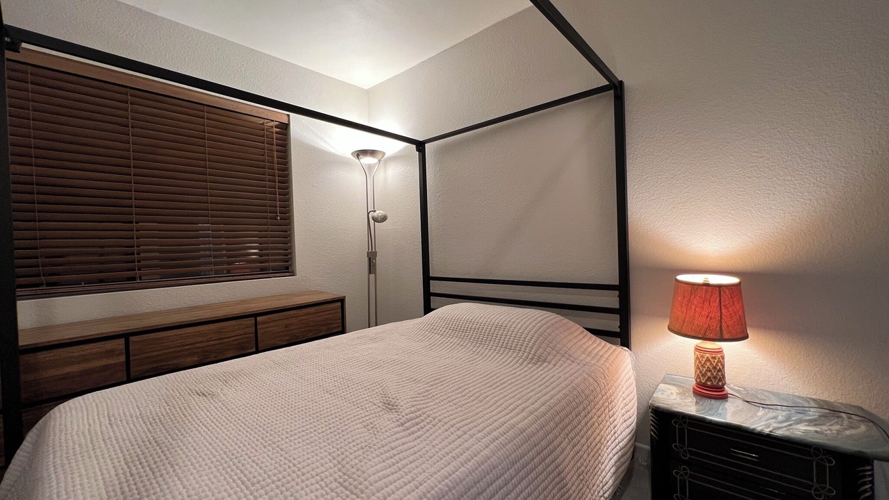 Photo of Bedroom in Warner Center