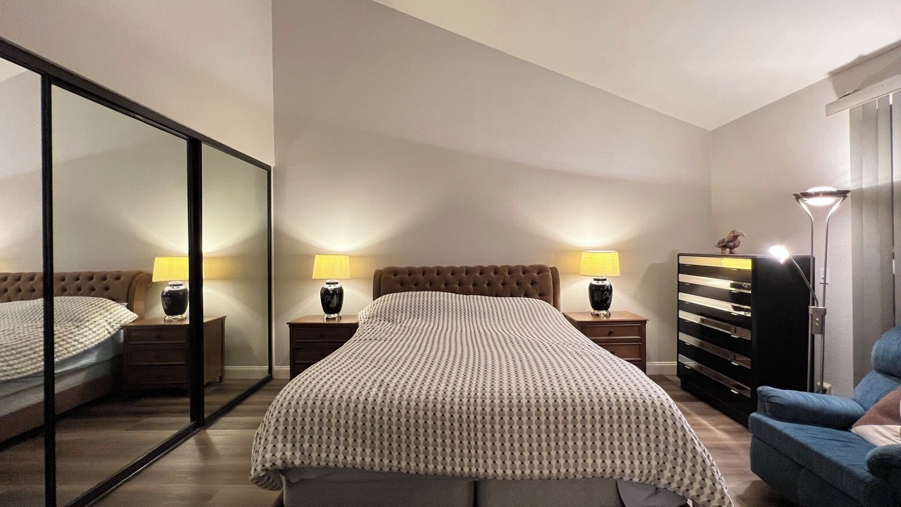 Photo of Bedroom in Warner Center
