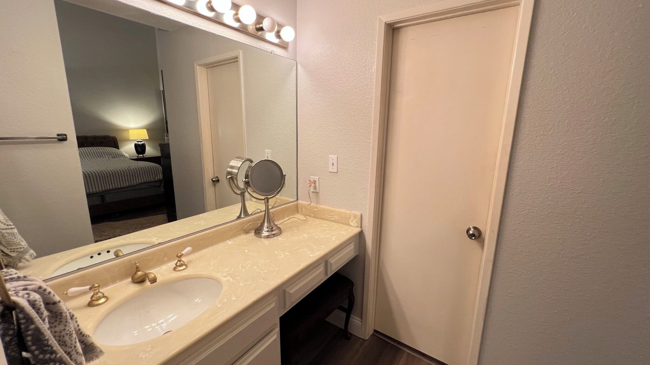 Photo of Bathroom in Warner Center