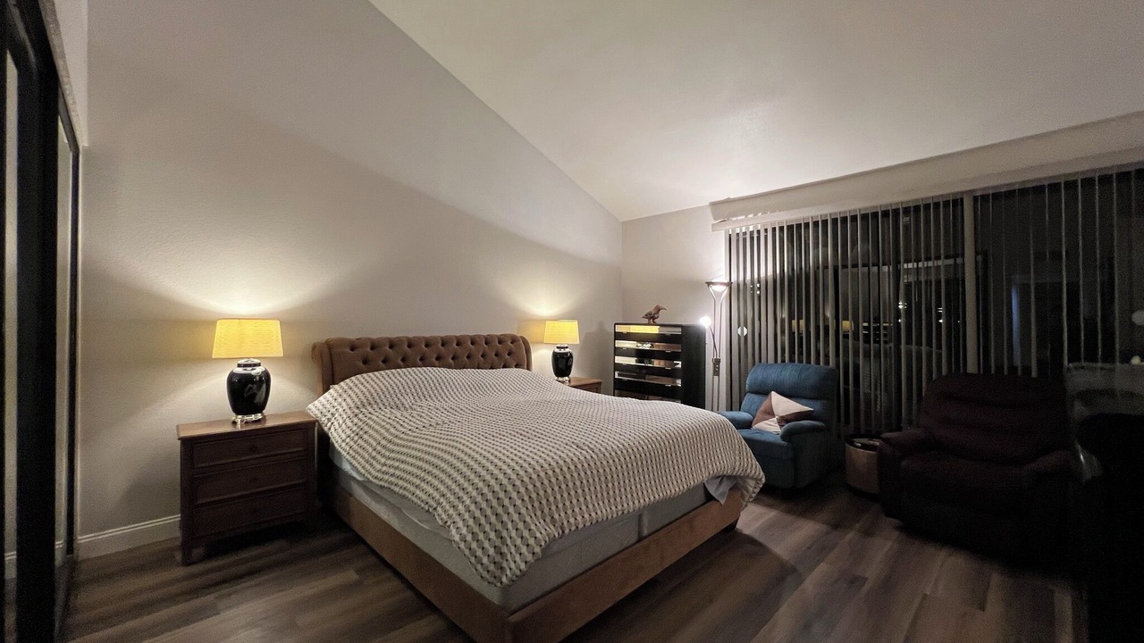Photo of Bedroom in Warner Center