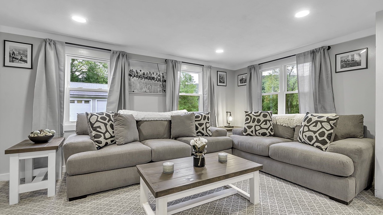 Photo of Livingroom in Black Creek