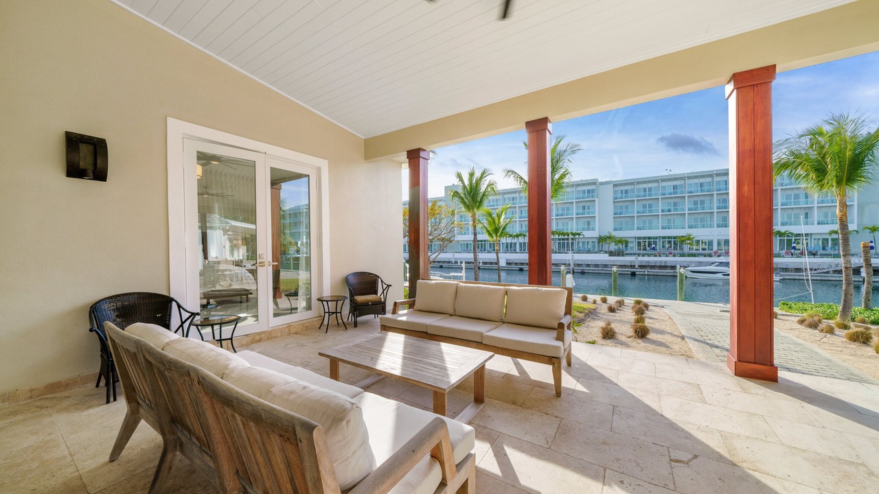 Photo of Patio Balcony in Alice Town