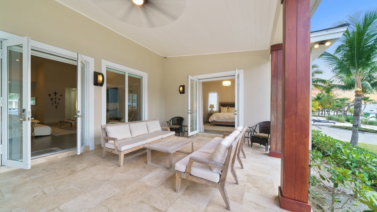 Photo of Patio Balcony in Alice Town
