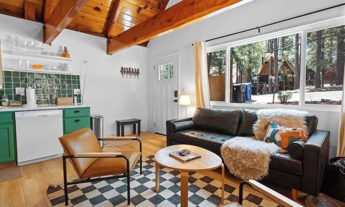 Photo of Livingroom in Big Bear City